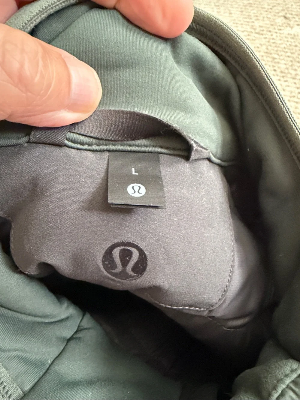 Lululemon insulated loft vest, green, Large, EUC